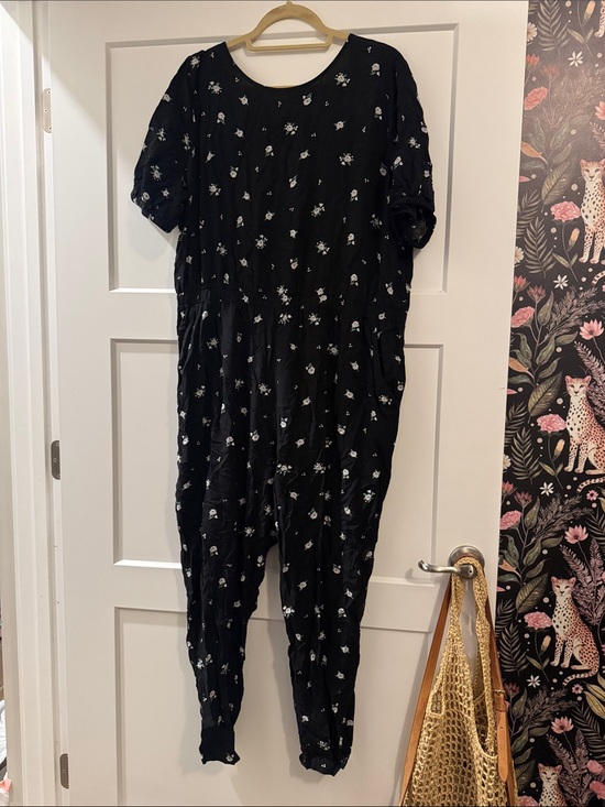 Old Navy Pants - Old Navy Black Jumpsuit with White Floral Print